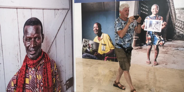 La ONG Mercy Ships muestra su labor con la exposición “Un faro de esperanza en el mar”