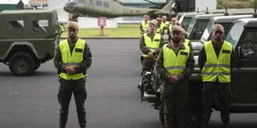 El Ejército despliega en Tenerife 920 patrullas y dos helicópteros contra los incendios