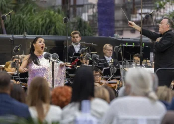La soprano Anna Netrebko se une a Jorge de León en la quinta gala Santa Catalina Classics
