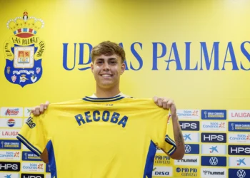 Recoba pretende mejorar la carrera de su padre y devolver a la UD Las Palmas a Primera