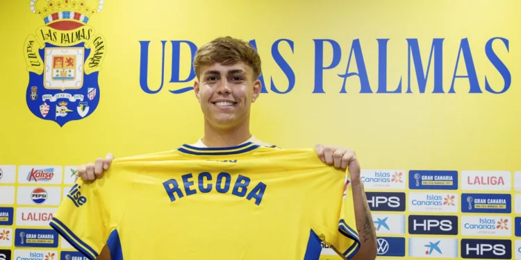 Recoba pretende mejorar la carrera de su padre y devolver a la UD Las Palmas a Primera