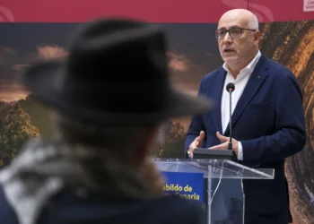 Un libro acerca la importancia de Risco Caído a la población para impulsar su divulgación