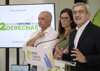 NC recalca que para contener la población en Canarias hay que limitar el turismo de masas