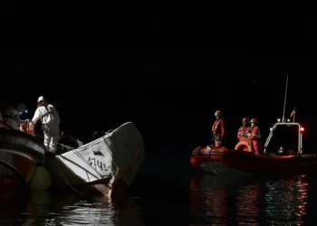 Un tribunal allana el camino para juzgar por primera vez un asesinato en un cayuco