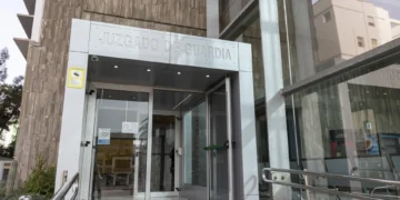 El juez pregunta si caben quemaduras como las que sufre la chica de La Isleta sin utilizar acelerantes