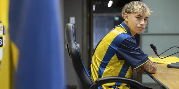 Adam Arvelo llega a la UD Las Palmas para aportar «sangre joven» y «descaro» al ataque