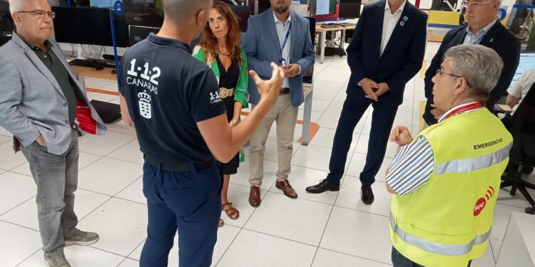 El impulsor del día internacional para prevenir ahogamientos conoce el funcionamiento del 112 Canarias