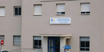 El Hospital Universitario La Candelaria incorpora un nuevo ascensor montacamas en el Hospital de Ofra