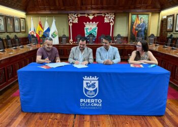 AYTO. PUERTO CRUZ FIRMA CONVENIO 1