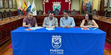 AYTO. PUERTO CRUZ FIRMA CONVENIO 1