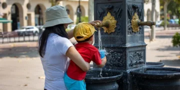El calor activa avisos rojos en ocho comunidades autónomas y naranja en seis