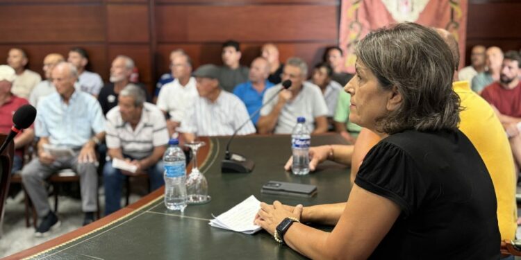 Charla informativa sobre la filoxera en Santa Úrsula (2)