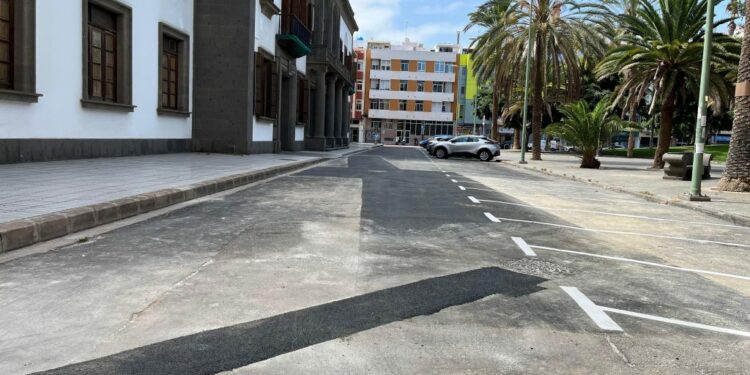 El Ayuntamiento finaliza los trabajos de mejora de la red de saneamiento de aguas de la plaza de La Feria (2)