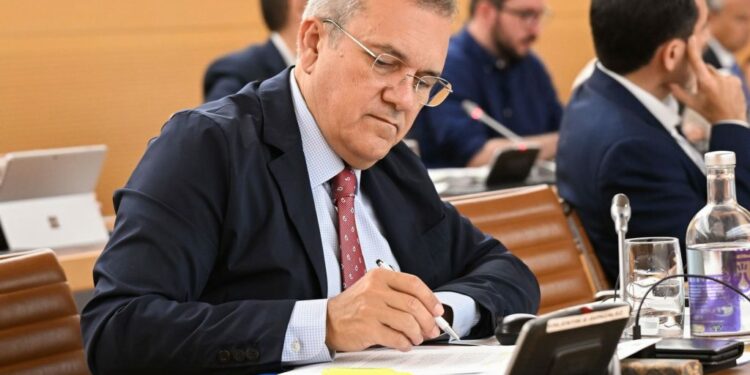 El consejero de Sector Primario y Bienestar Animal, Valentín González