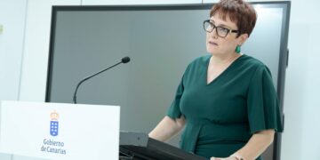 Canarias insiste: “El Estado debe cumplir los autos del Supremo y acelerar las derivaciones de menores migrantes»