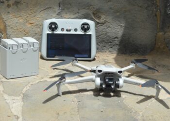 Educación estrena un servicio pionero de drones para inspeccionar infraestructuras educativas