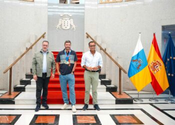 Poli Suárez destaca el esfuerzo en la trayectoria de Carmelo Pérez, campeón mundial de duatlón paralímpico en 2025