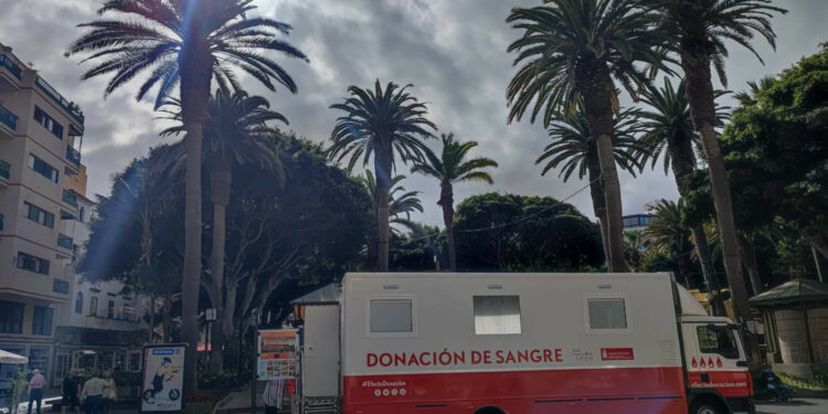El SCS instala un punto de donación de sangre en el municipio tinerfeño de Puerto de la Cruz