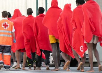 Declaran la contingencia migratoria en Canarias, Ceuta y Melilla por no tener capacidad para acoger a más menores