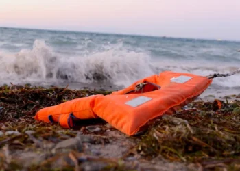 Mauritania rescata unos 20 cadáveres y a 17 supervivientes tras un naufragio rumbo a Canarias
