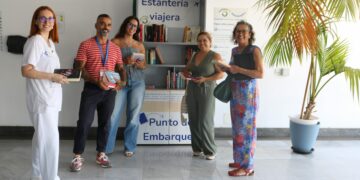 El Hospital Molina Orosa impulsa la iniciativa ‘Lectura en movimiento’ para fomentar el hábito de leer