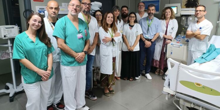 El HUC realiza su primera sesión de fotoaféresis