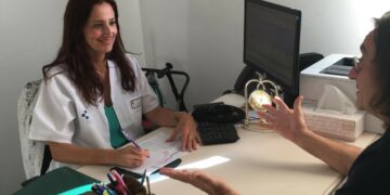 Psicólogos de Atención Primaria del Área de Salud de Lanzarote aconsejan la desconexión digital en las vacaciones