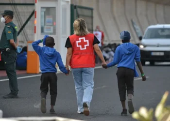 El reparto de menores migrantes entre autonomías arranca esta semana con el PP en contra