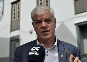 Alpidio Armas (PSOE) vuelve a destituir a David Cabrera (AH) en decisión «irrevocable»