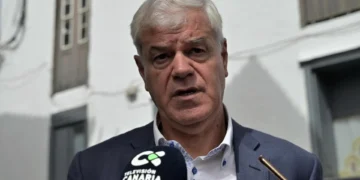 Alpidio Armas (PSOE) vuelve a destituir a David Cabrera (AH) en decisión «irrevocable»