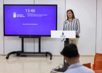 Desánimo en el Gobierno de Canarias tras suspenderse el segundo traslado de menores previsto para esta semana