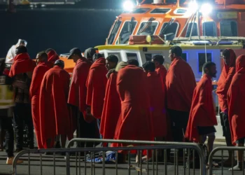 Salvamento rescata dos embarcaciones con un total de 67 personas en Lanzarote y Gran Canaria