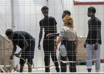Cinco posibles menores entre los 49 polizones a bordo del remolcador procedente de Senegal