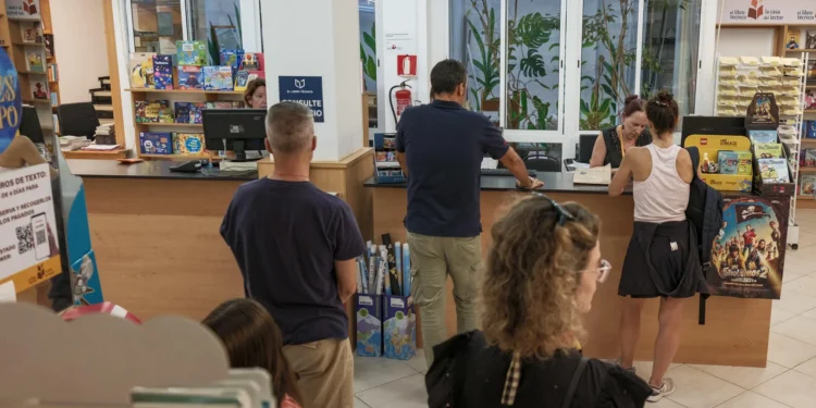 AMPAs: El sistema educativo no es gratuito por los gastos de inicio de curso y los copagos