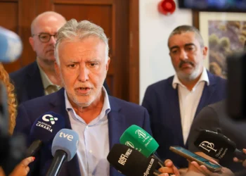 Torres, sobre los menores: No me cabe en la cabeza que haya comunidades autónomas que incumplan la ley