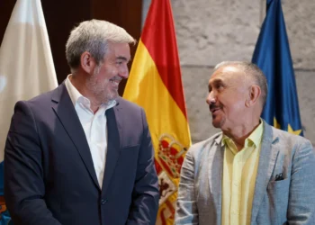 Clavijo no se cierra a la jornada de 37,5 horas y pide debatirla en el Congreso