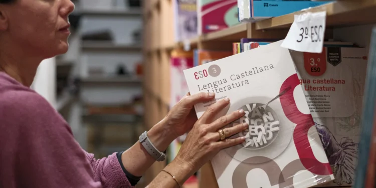 Las claves de las familias canarias para la ‘vuelta al cole’: reutilizar y segunda mano