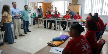 Más de 300 jóvenes extutelados han recibido formación y orientación laboral a través del proyecto Main T’Acompaña