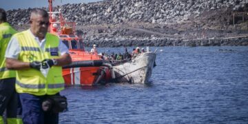 El Estado reacciona ante las presiones de Canarias y reactiva las derivaciones de menores con asilo