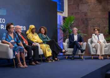 Canarias reconoce con la distinción Valbanera el compromiso de personas y entidades con la migración