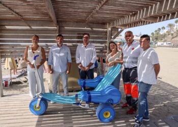 Bienestar Social entrega tres sillas adaptadas para personas con discapacidad a San Bartolomé de Tirajana