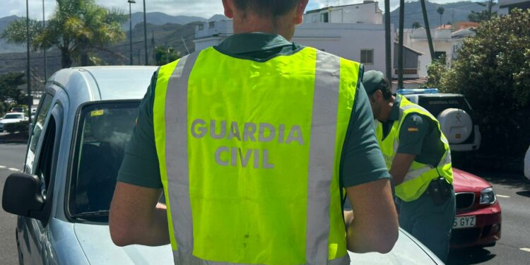 La Guardia Civil colabora con el Gobierno de Canarias en el control de la filoxera de la vid