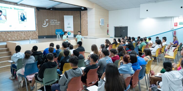 El Gobierno impulsa la contratación de 70 jóvenes con titulación superior en 33 proyectos sociales