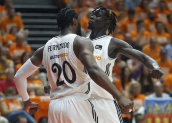 Real Madrid-Tenerife y Unicaja-Valencia, semifinales de la Supercopa de baloncesto