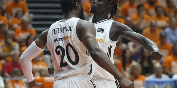 Real Madrid-Tenerife y Unicaja-Valencia, semifinales de la Supercopa de baloncesto