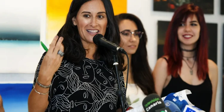 Fallece la escritora y expolítica tinerfeña Dulce Xerach Pérez