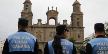 El Ayuntamiento concede 28 medallas al mérito policial a agentes y colaboradores por su labor y trayectoria