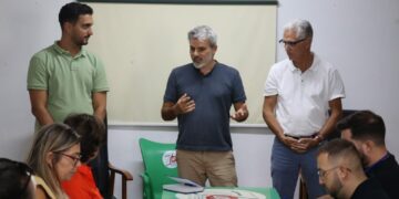 El concejal David Hernández inaugura la charla de Aqualia sobre saneamiento (I)