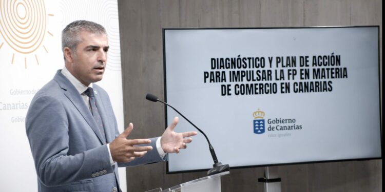 Manuel Domínguez: “Vamos a rediseñar el futuro del sector comercial en Canarias a través de la formación”