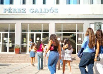 Más de 60.000 estudiantes de Secundaria se incorporan este miércoles a las aulas en Canarias